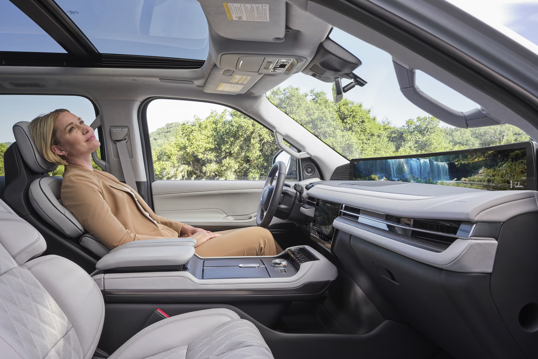 2025 Lincoln Navigator interior space