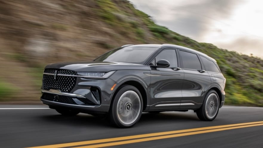 Lincoln Corsair vs Nautilus