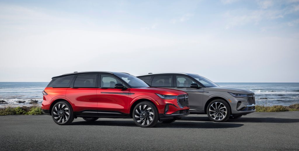 Lincoln Nautilus vs Corsair compared