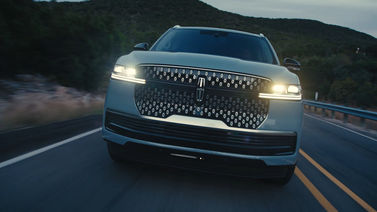 Lincoln Navigator vs Infiniti QX80