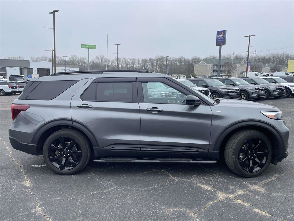 2023 Ford Explorer ST-Line