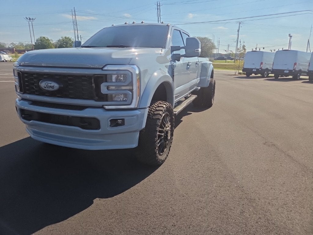 2025 Ford F-450SD Lariat DRW