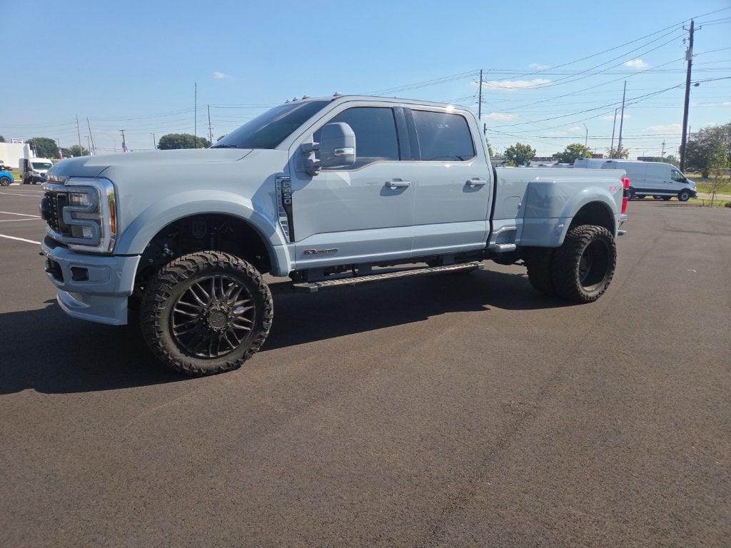 2025 Ford F-450SD Lariat DRW