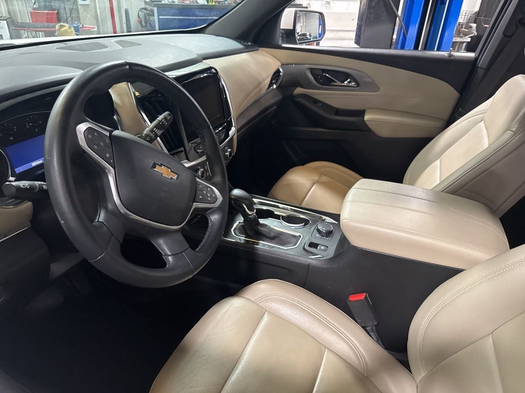 2023 Chevrolet Traverse LT Leather