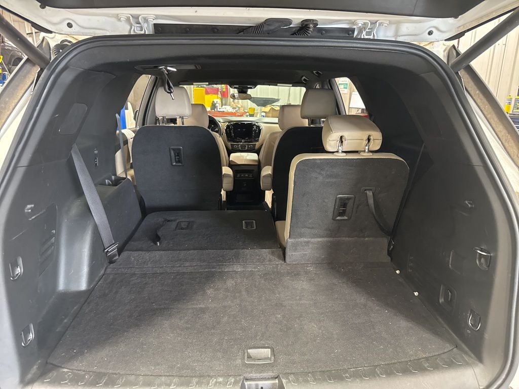 2023 Chevrolet Traverse LT Leather