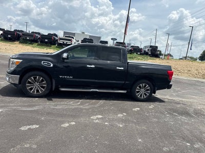 2017 Nissan Titan SL