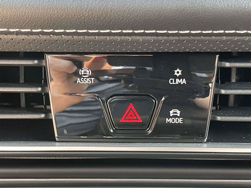 2024 Volkswagen Atlas Cross Sport 2.0T SE