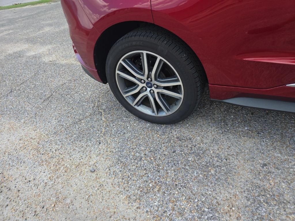 2019 Ford Edge Titanium