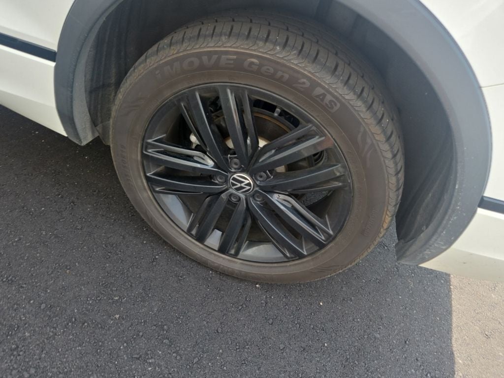 2022 Volkswagen Tiguan 2.0T SE R-Line Black