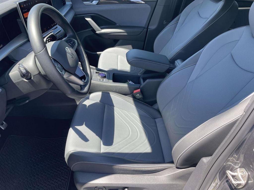 2025 Volkswagen Tiguan 2.0T SE R-Line Black