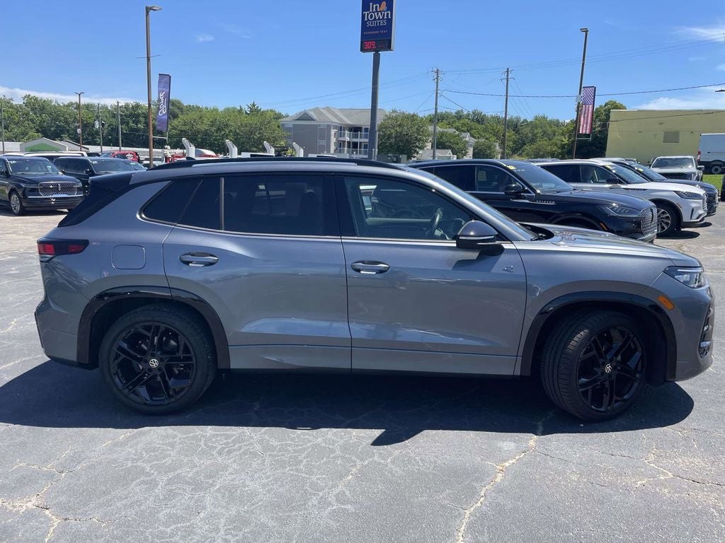 2025 Volkswagen Tiguan 2.0T SE R-Line Black