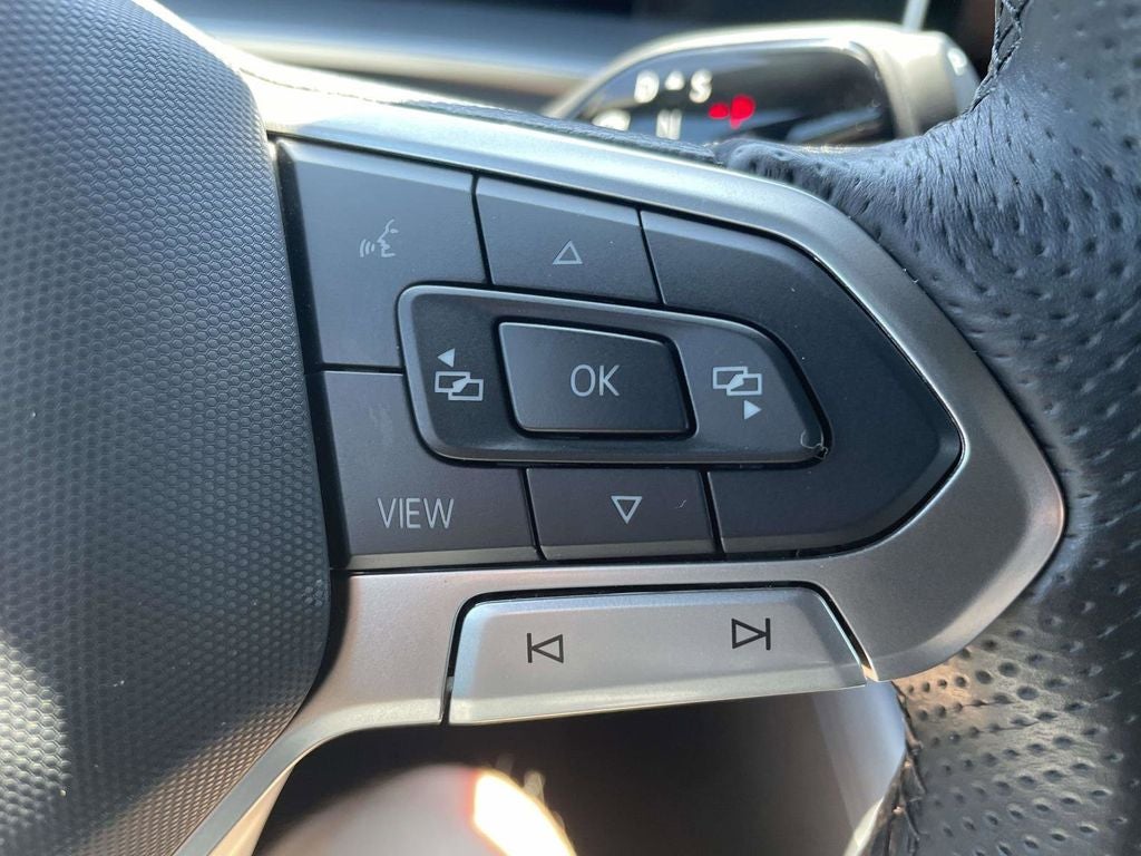 2025 Volkswagen Tiguan 2.0T SE R-Line Black
