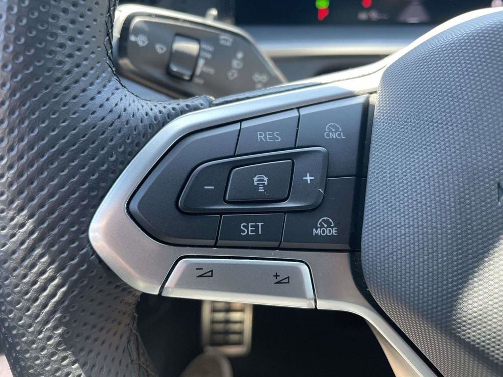 2025 Volkswagen Tiguan 2.0T SE R-Line Black