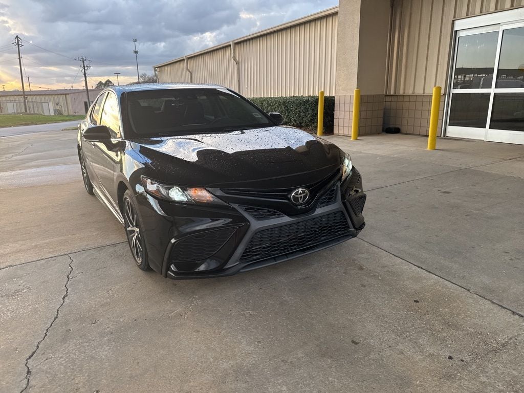 2022 Toyota Camry SE