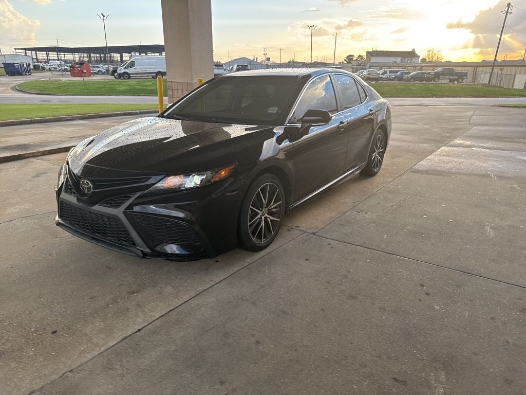 2022 Toyota Camry SE
