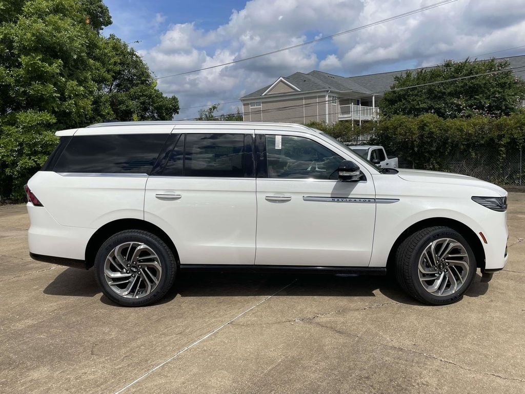 2027 Lincoln Navigator Reserve