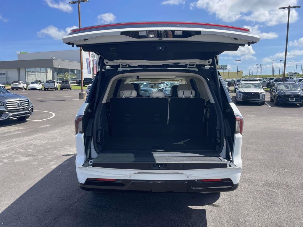 2027 Lincoln Navigator Reserve