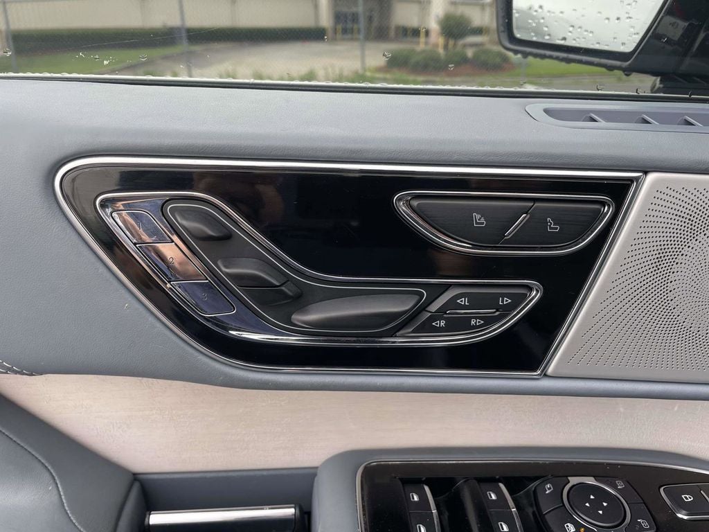 2022 Lincoln Navigator Black Label
