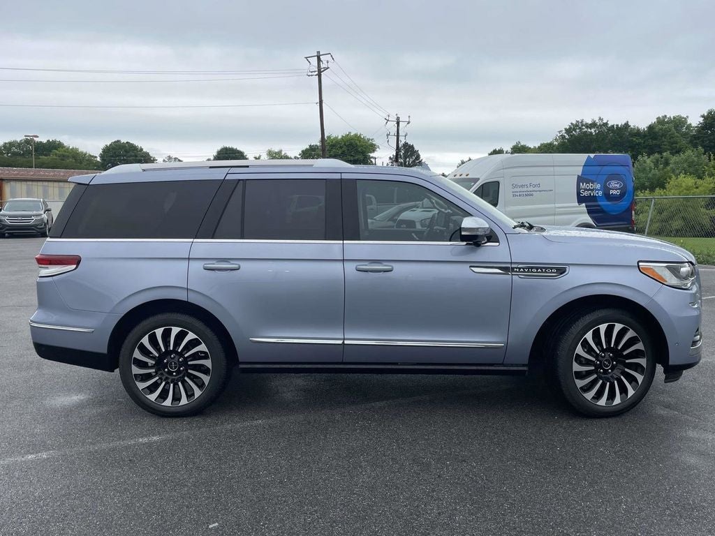 2022 Lincoln Navigator Black Label
