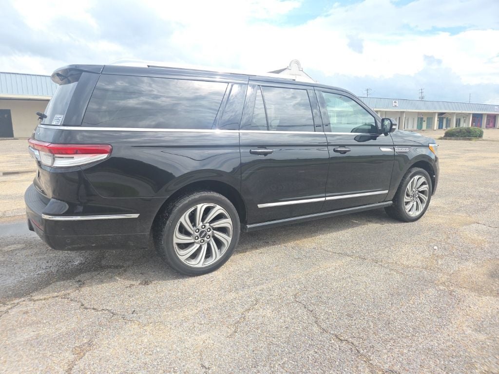 2022 Lincoln Navigator L Reserve