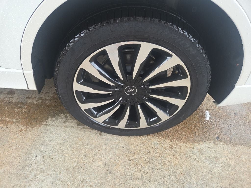 2020 Lincoln Aviator Plug-In Hybrid Black Label Grand Touring