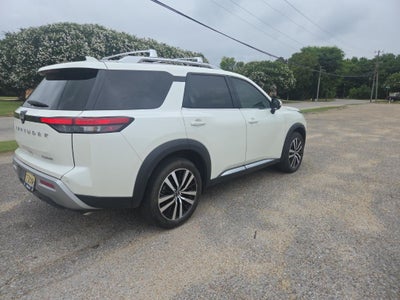 2023 Nissan Pathfinder Platinum