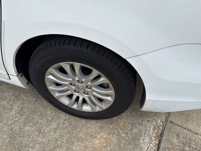 2013 Toyota Sienna XLE 8 Passenger