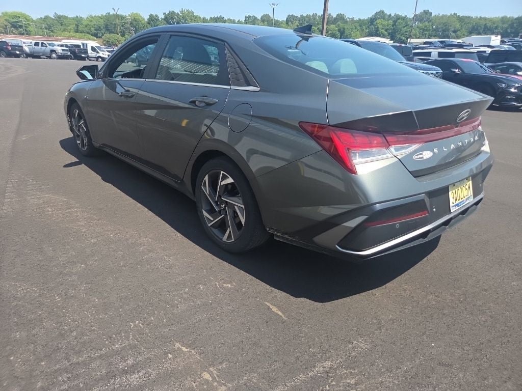 2024 Hyundai Elantra Hybrid Limited