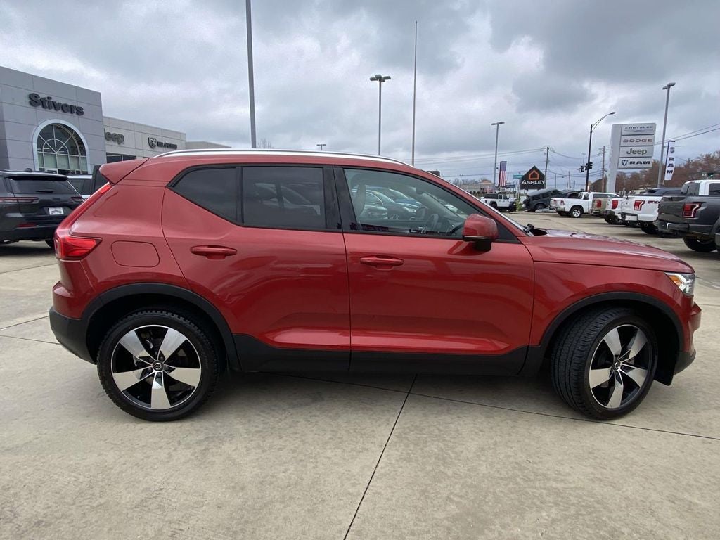 2019 Volvo XC40 Momentum