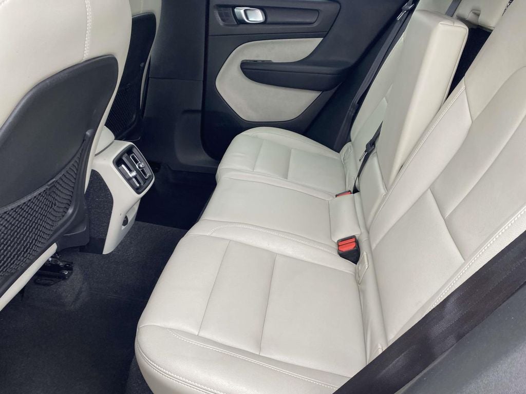 2019 Volvo XC40 Momentum