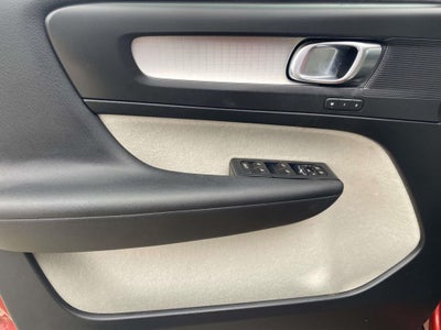 2019 Volvo XC40 Momentum