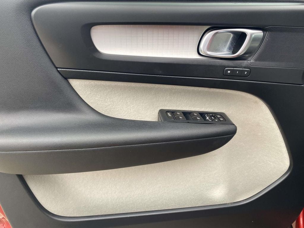 2019 Volvo XC40 Momentum