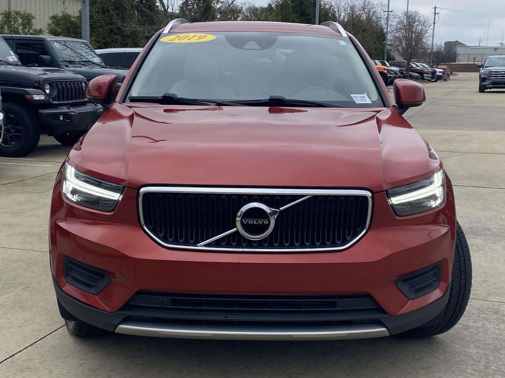 2019 Volvo XC40 Momentum