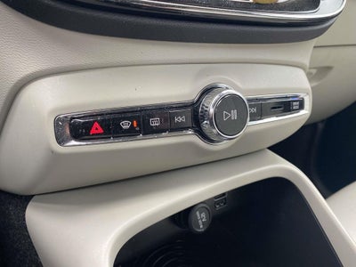 2019 Volvo XC40 Momentum