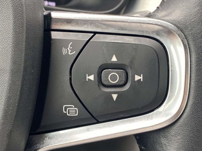 2019 Volvo XC40 Momentum