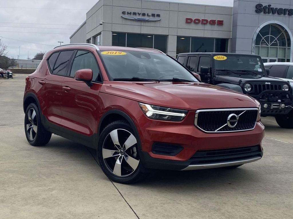 2019 Volvo XC40 Momentum