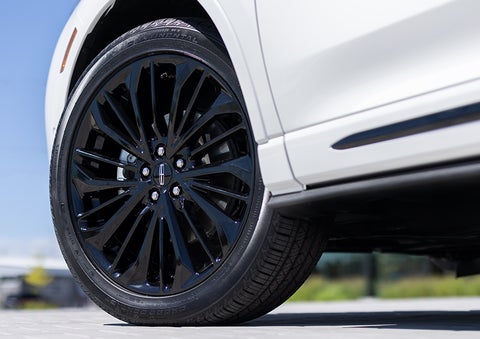 The stylish blacked-out 20-inch wheels from the available Jet Appearance Package are shown. | Stivers Lincoln (AL) in Montgomery AL