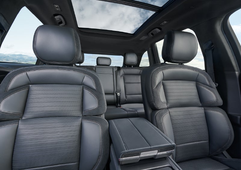 The spacious second row and available panoramic Vista Roof® is shown. | Stivers Lincoln (AL) in Montgomery AL
